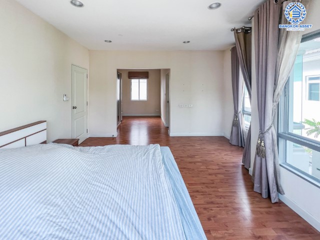 *****บ้านเดี่ยวมือสองย่านนนทบุรีฯ ม.ไลฟ์บางกอกบูเลอวาร์ด ราชพฤกษ์-รัตนาธิเบศร์ เนื้อที่กว้างขวางมากถึง 63 ตร.ว.  ฟังก์ชัน 3 ห้องนอน 3 ห้องน้ำ ที่จอดรถ 2 คัน บนทำเลแห่งการเดินทาง ใกล้รถไฟฟ้าสายสีม่วง "สถานีท่าอิฐ" เชื่อมต่อถนนราชพฤกษ์